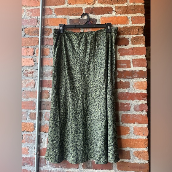 Time and Tru Women's Satin Midi Skirt with Side Slit, Size: xl - Picture 7 of 10